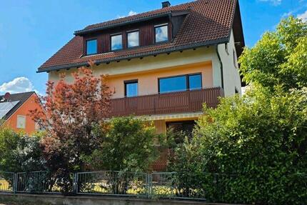 Haus Schlüsselfeld - 8 Zimmer, 195 m&sup2;, 399.000&euro; | Angebot:26905182