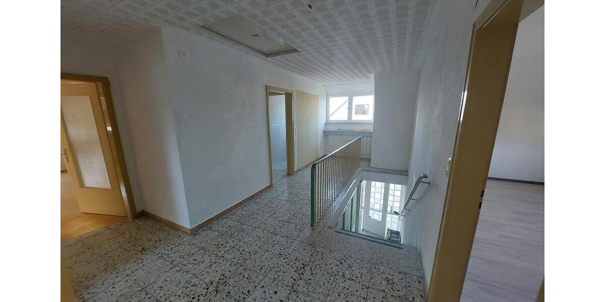 Einfamilienhaus Litzendorf - 9 Zimmer, 220 m&sup2;, 499.000&euro; | Angebot:26183086