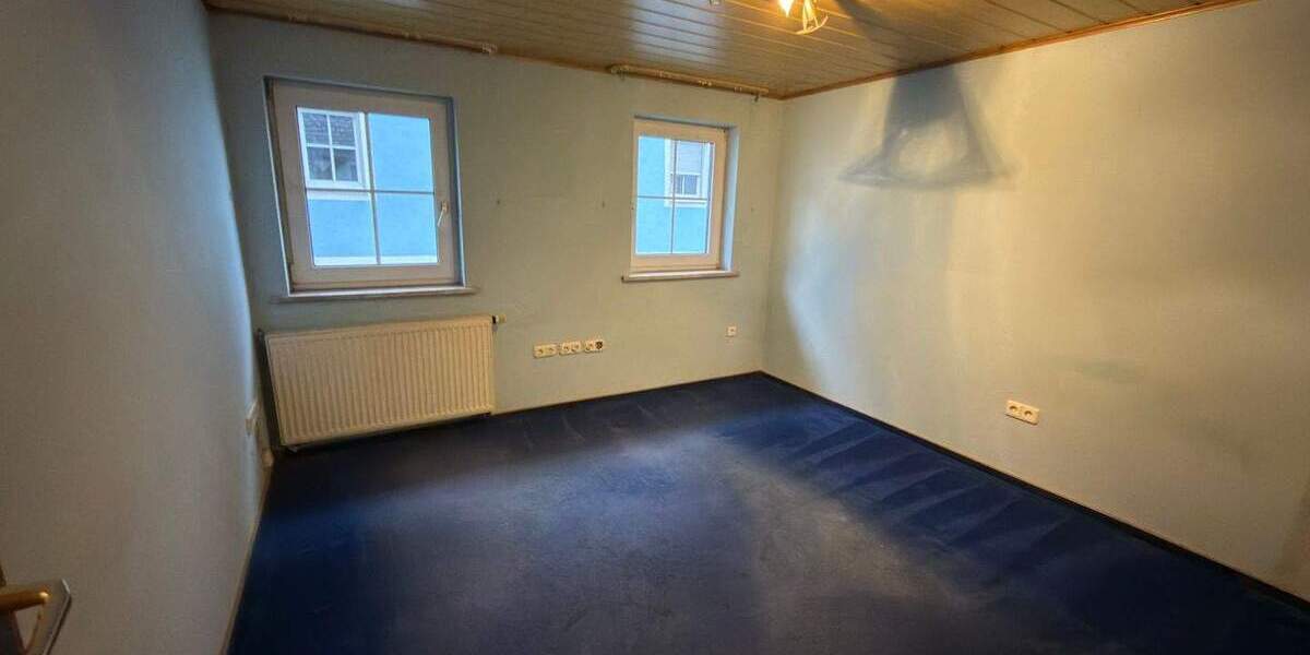 Mehrfamilienhaus, Wohnhaus Höchstadt a.d.Aisch Höchstadt - 8 Zimmer, 220 m&sup2;, 330.000&euro; | Angebot:25741332