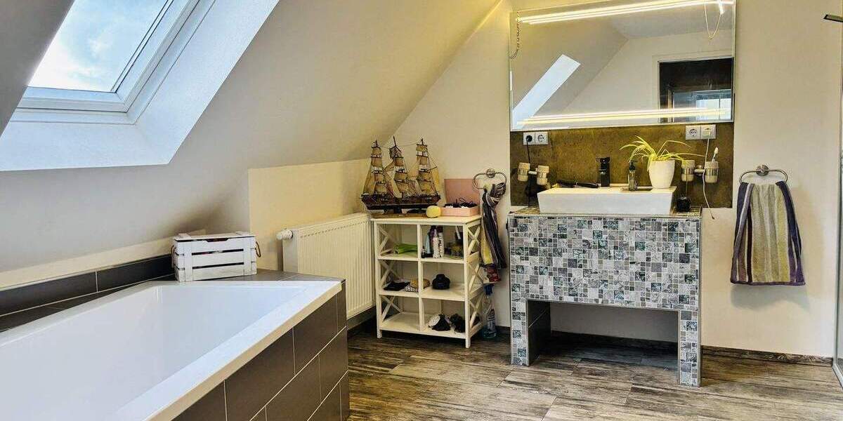 Einfamilienhaus Knetzgau - 1 Zimmer, 280 m&sup2;, 425.000&euro; | Angebot:26930619