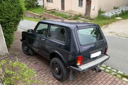 Lada Taiga 102.000 km 6.500 &euro; Ebermannstadt 91320