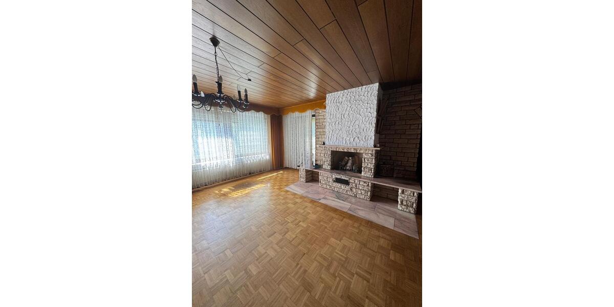 Bungalow Knetzgau - 9 Zimmer, 190 m&sup2;, 370.000&euro; | Angebot:27185006