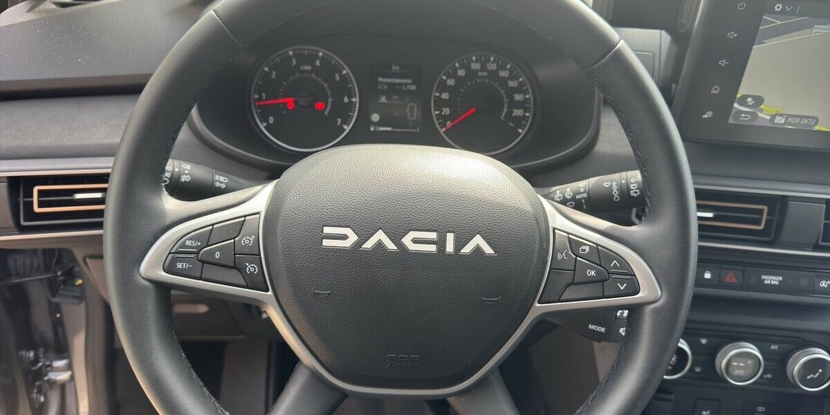 Dacia Jogger Extreme+ *7-Sitzer/Navi/SHZG/Temmpomat/RFK* 13.615 km 20.790 &euro; Bamberg 96052