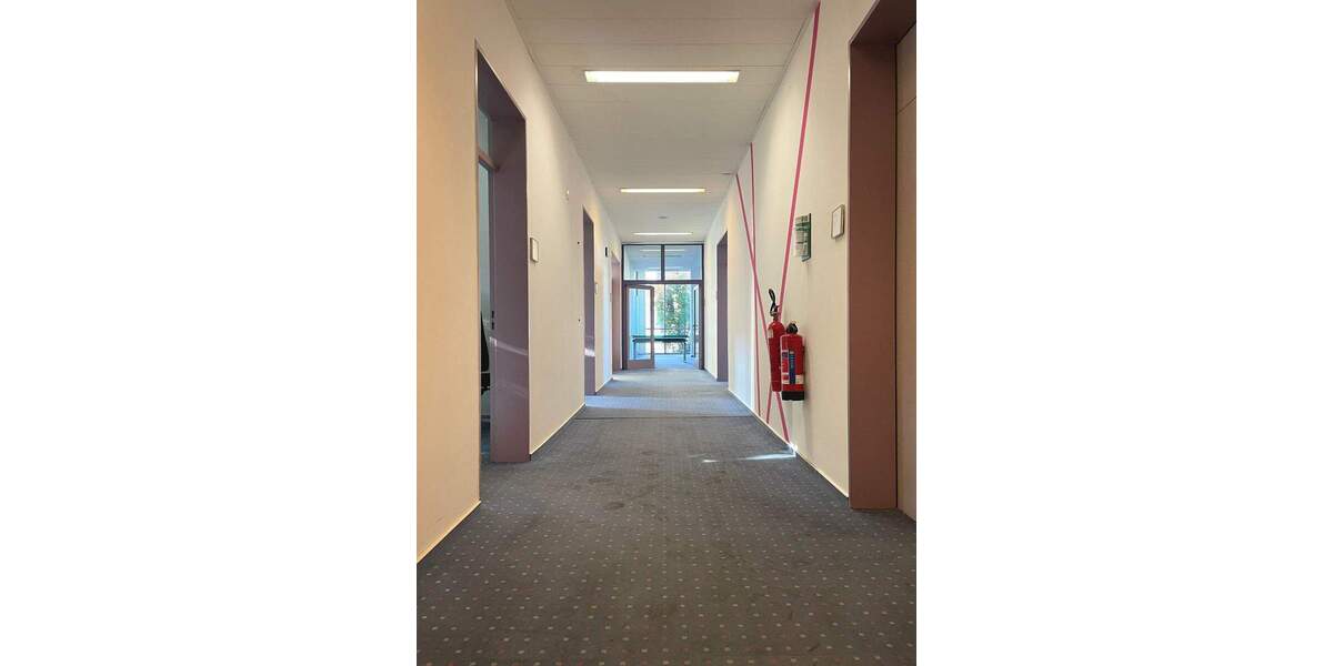 Gewerbeobjekt Bamberg Gereuth - 8 Zimmer, 338 m&sup2;, 2.960&euro; | Angebot:25734006