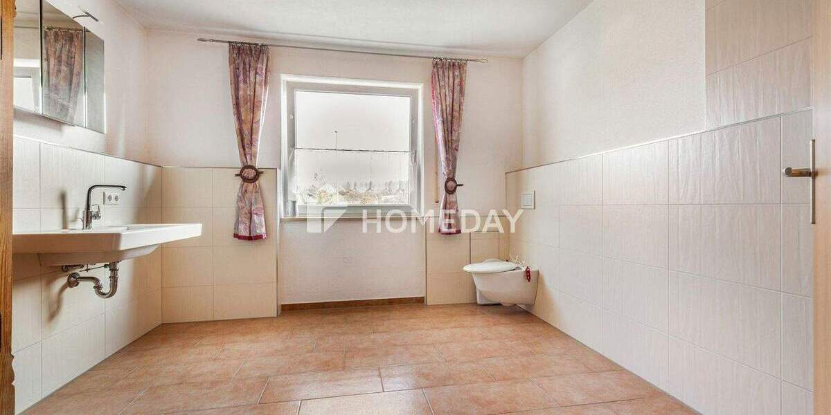 Bauernhaus, Landhaus Rentweinsdorf Sendelbach - 1 Zimmer, 340 m&sup2;, 469.000&euro; | Angebot:25702496