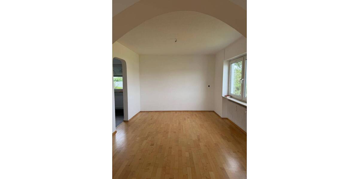Etagenwohnung Adelsdorf - 4 Zimmer, 106 m&sup2;, 950&euro; | Angebot:26833691