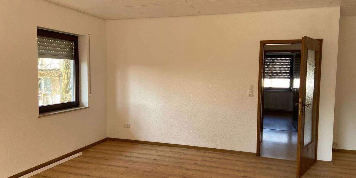 Etagenwohnung Forchheim Reuth - 3 Zimmer, 75 m&sup2;, 940&euro; | Angebot:25878726