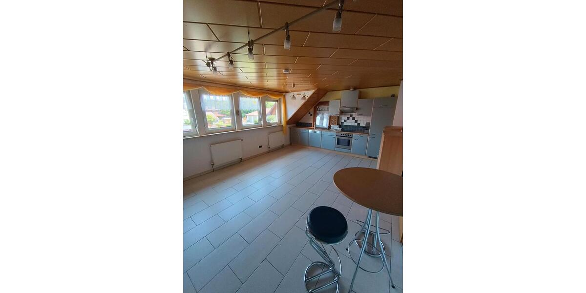 Dachgeschoßwohnung Heiligenstadt in Oberfranken - 2.5 Zimmer, 70 m&sup2;, 475&euro; | Angebot:25403434