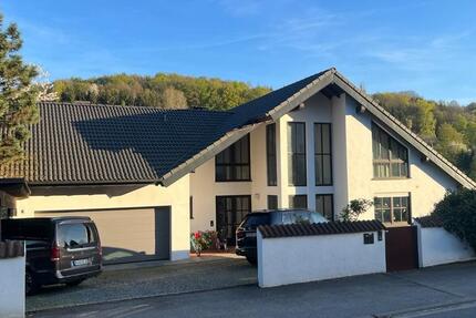 Haus Oberaurach - 8 Zimmer, 400 m&sup2;, 790.000&euro; | Angebot:25922331