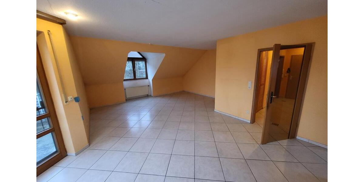 Dachgeschoßwohnung Eltmann - 3 Zimmer, 69 m&sup2;, 185.000&euro; | Angebot:26822397