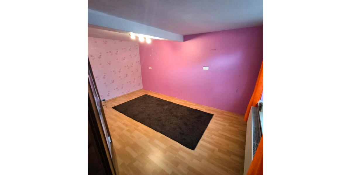 Einfamilienhaus Burgebrach - 8 Zimmer, 235 m&sup2;, 225.000&euro; | Angebot:26777158