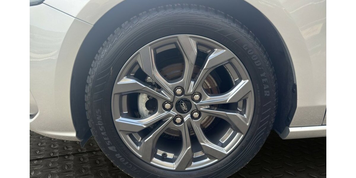 Ford Focus Turnier ST-Line X*Aut./Pano/AHK/Navi/SHZG/PD 17.607 km 22.490 &euro; Bamberg 96052