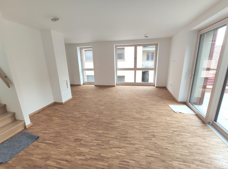 ERSTBEZUG nach Sanierung - Einfamilienhaus mit großer Terrasse und Garage - Einfamilienhaus Pommersfelden | Angebot:21473448