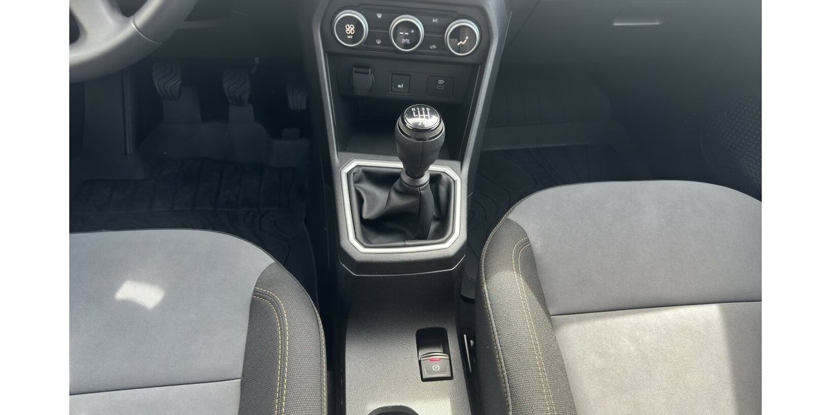 Dacia Jogger Extreme+ *7-Sitzer/Navi/SHZG/Temmpomat/RFK* 13.615 km 20.790 &euro; Bamberg 96052