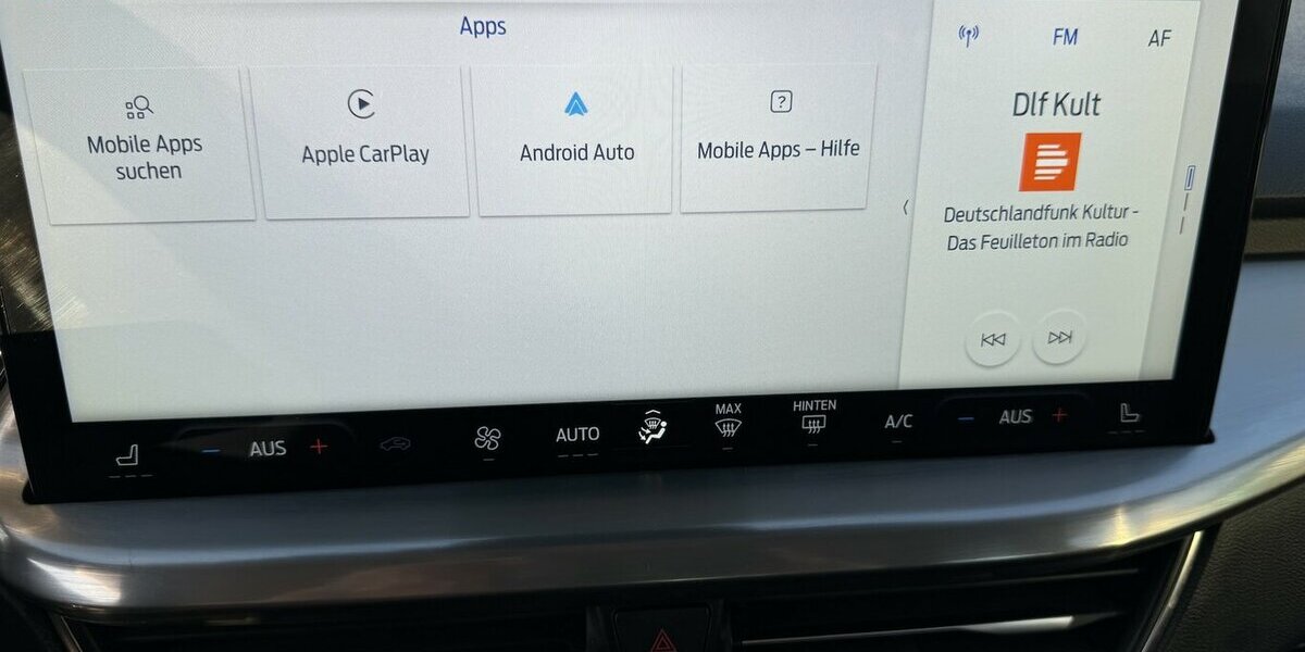 Ford Focus Titanium *Navi/SHZG/LED/TPMT/PDC/1.HD* 18.680 km 18.770 &euro; Bamberg 96052