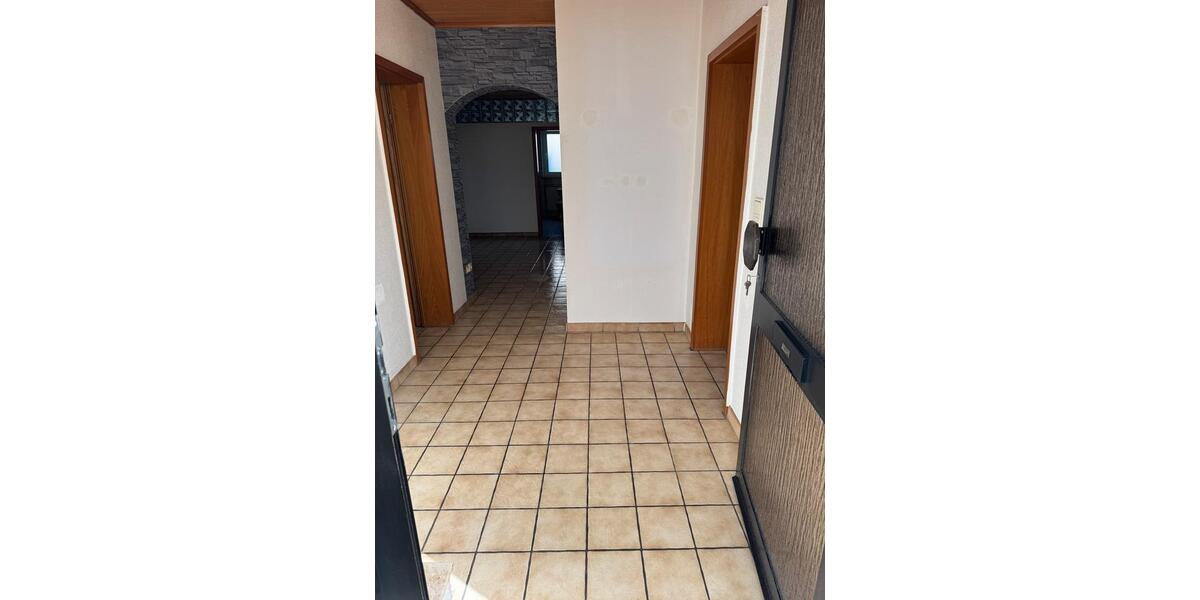 Etagenwohnung Ebelsbach - 3 Zimmer, 65 m&sup2;, 450&euro; | Angebot:25917494