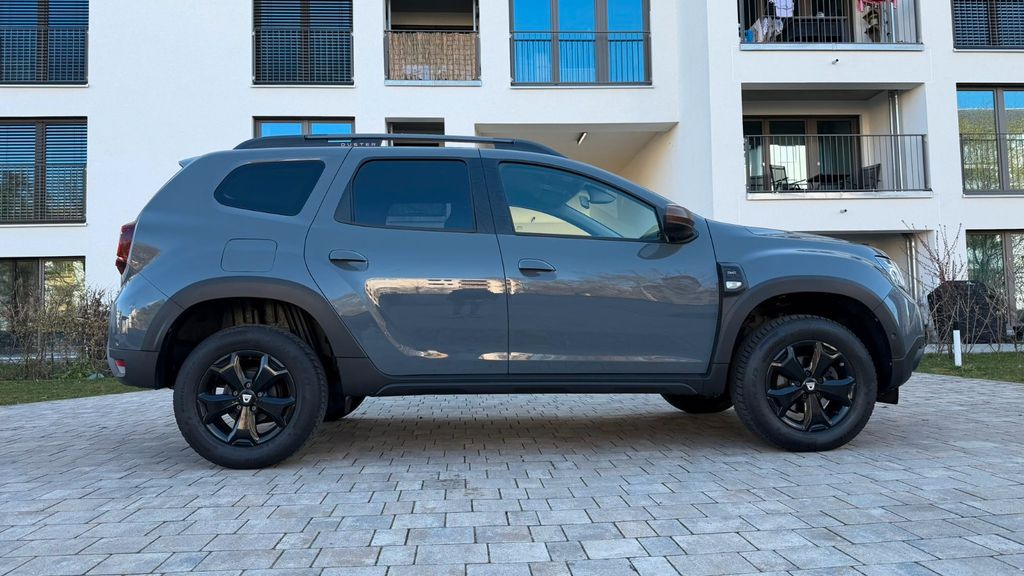 Dacia Duster 129.000 km 15.990 &euro; Hallstadt 96103