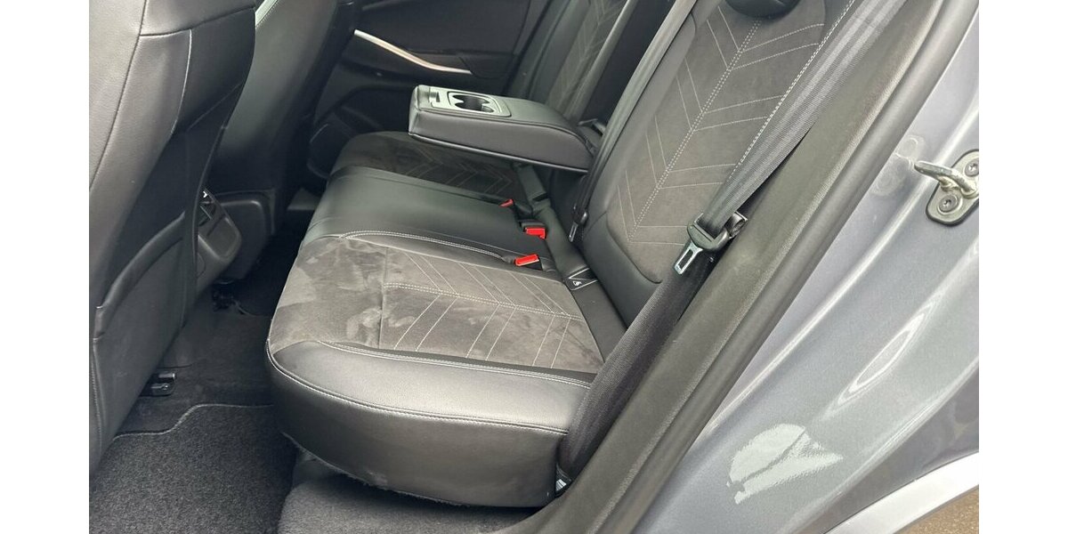 Opel Grandland Ultimate *ACC/Navi/19Zoll Alu/LED/el.Hec 35.065 km 23.980 &euro; Bamberg 96052