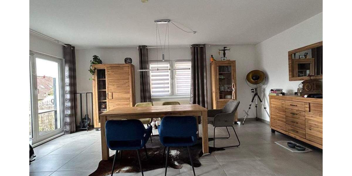 Etagenwohnung Wachenroth - 4 Zimmer, 132 m&sup2;, 299.000&euro; | Angebot:25700813