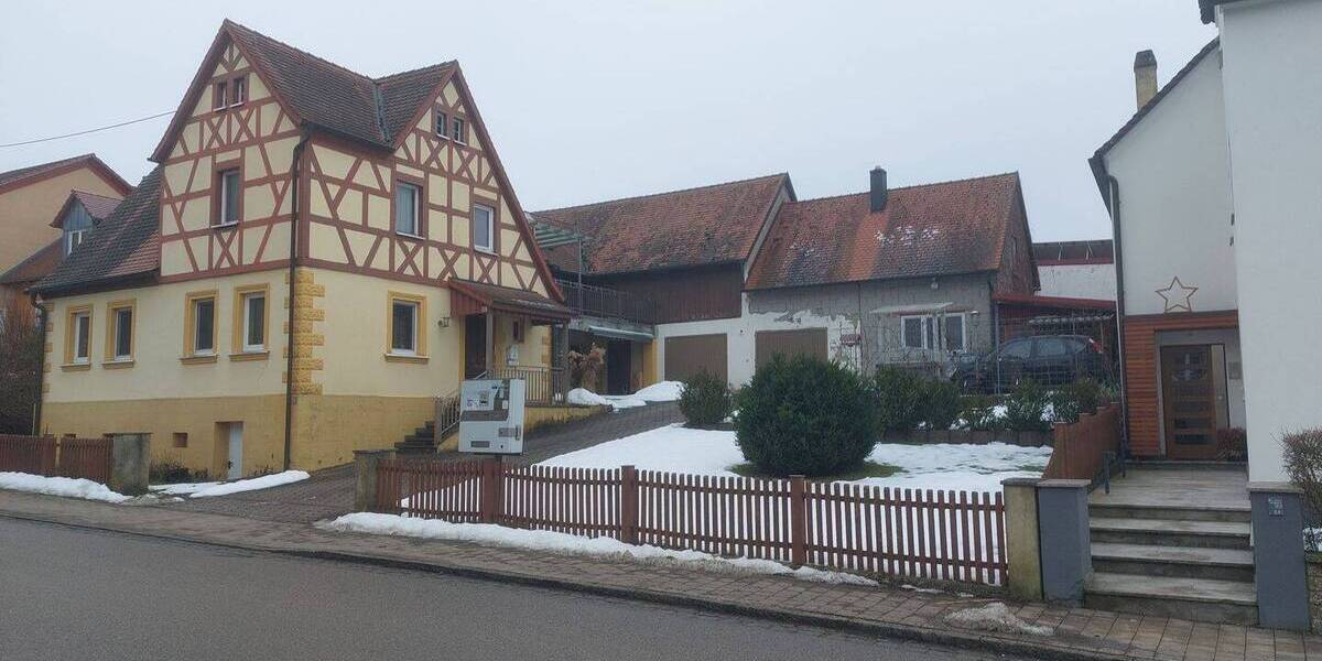 Mehrfamilienhaus, Wohnhaus Eggolsheim Kauernhofen - 6 Zimmer, 137 m&sup2;, 310.000&euro; | Angebot:26044210