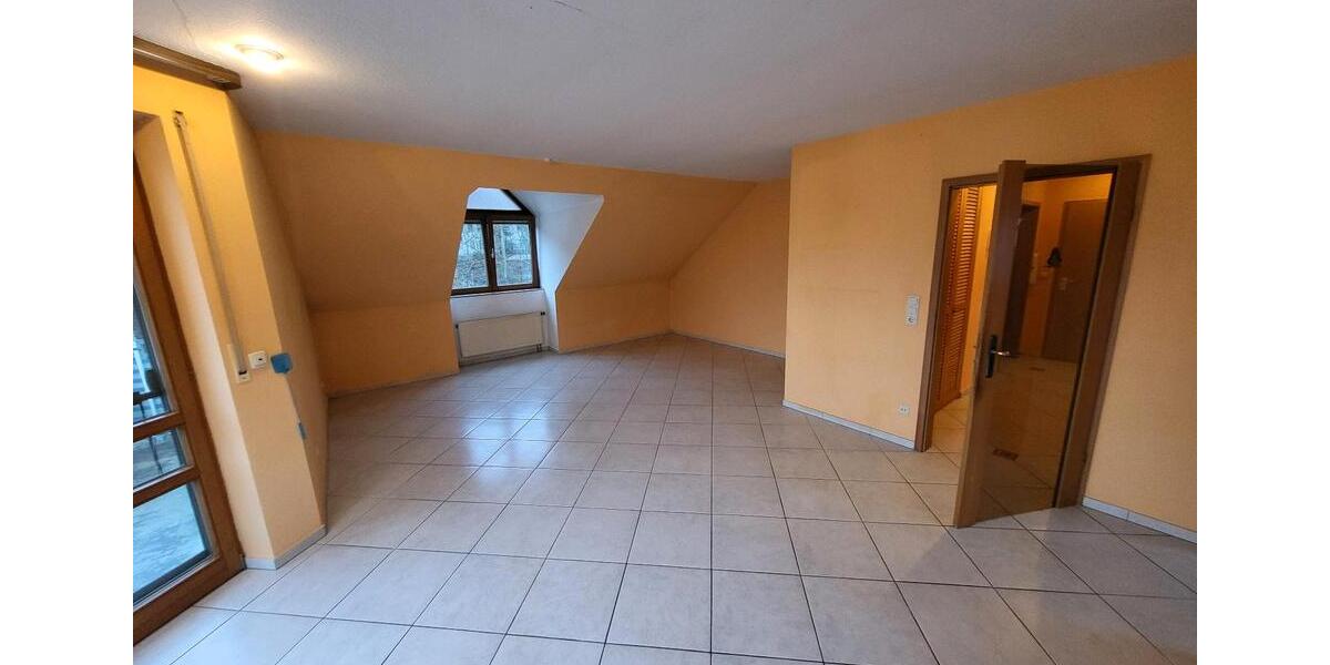 Dachgeschoßwohnung Eltmann - 3 Zimmer, 69 m&sup2;, 185.000&euro; | Angebot:25403544