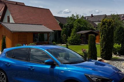 Ford Focus 77.300 km 15.200 &euro; Hallerndorf 91352