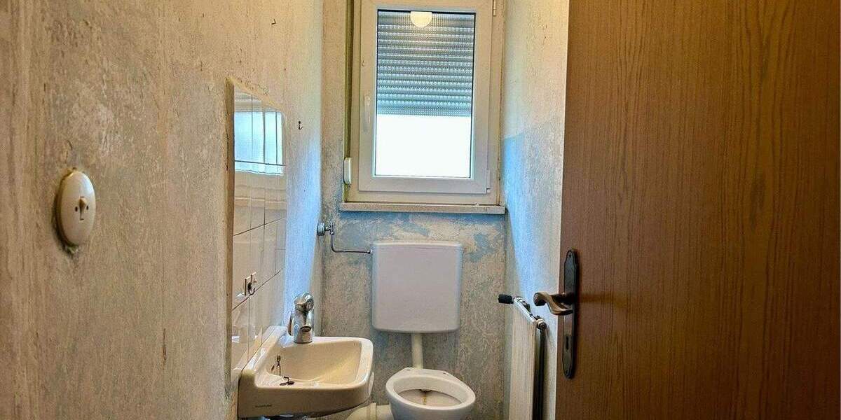 Einfamilienhaus Schlüsselfeld Aschbach - 9 Zimmer, 210 m&sup2;, 198.000&euro; | Angebot:25862875