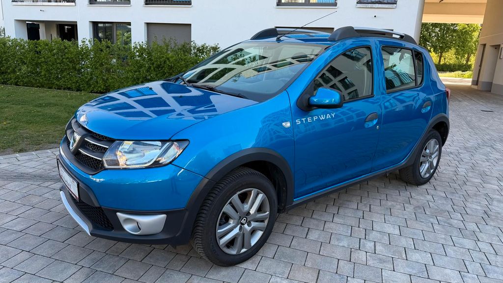 Dacia Sandero 69.000 km 7.700 &euro; Hallstadt 96103