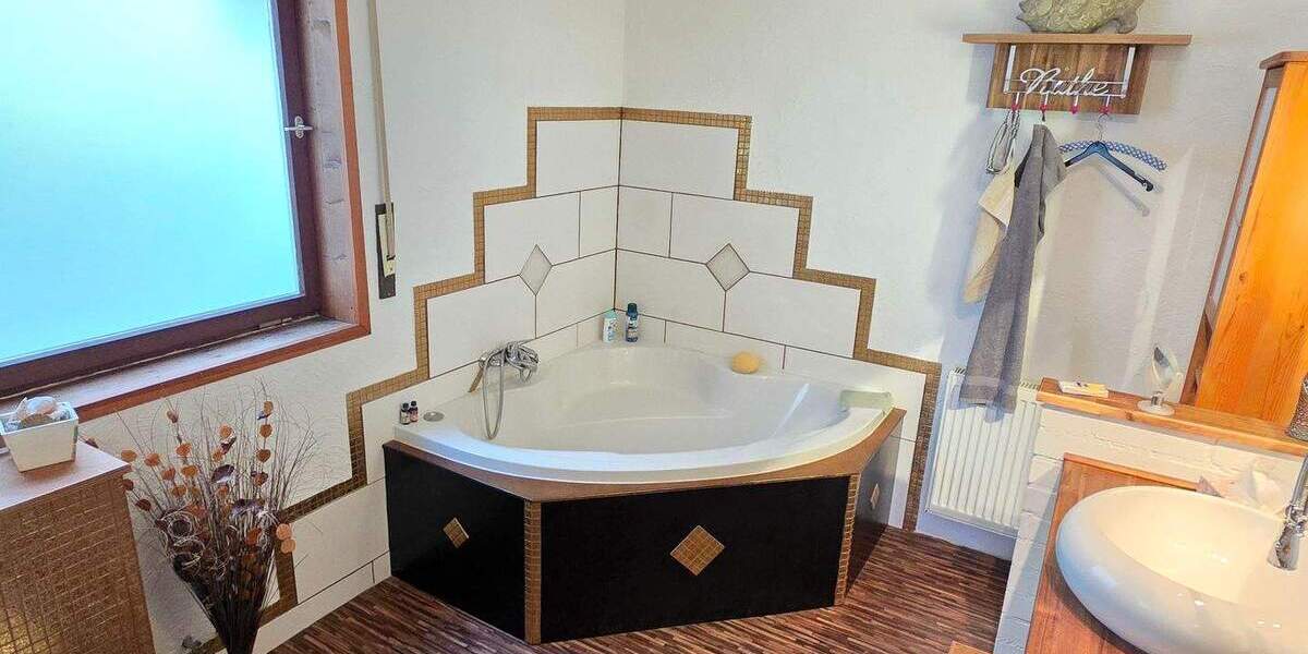 Mehrfamilienhaus, Wohnhaus Itzgrund Herreth - 5 Zimmer, 115 m&sup2;, 179.000&euro; | Angebot:25707220