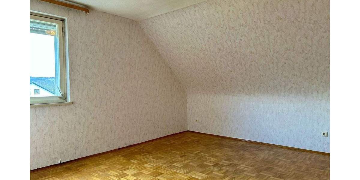 Einfamilienhaus Schlüsselfeld Aschbach - 9 Zimmer, 210 m&sup2;, 198.000&euro; | Angebot:25862875
