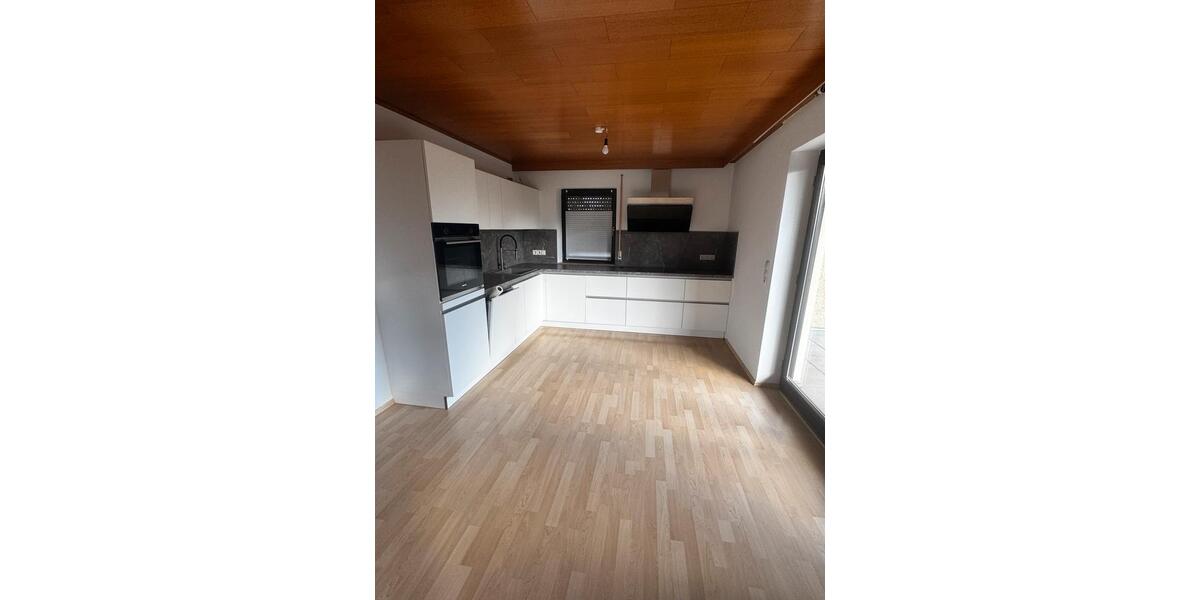 Erdgeschoßwohnung Eggolsheim - 5 Zimmer, 120 m&sup2;, 1.200&euro; | Angebot:25994496