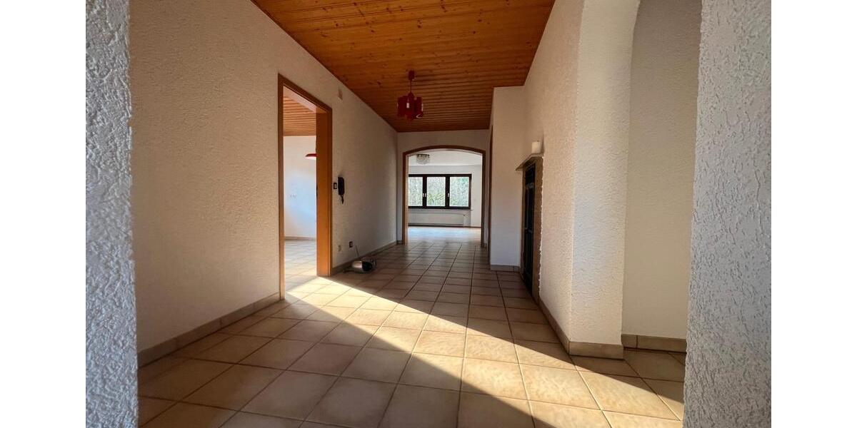 Einfamilienhaus Memmelsdorf - 7 Zimmer, 241 m&sup2;, 750.000&euro; | Angebot:26960803