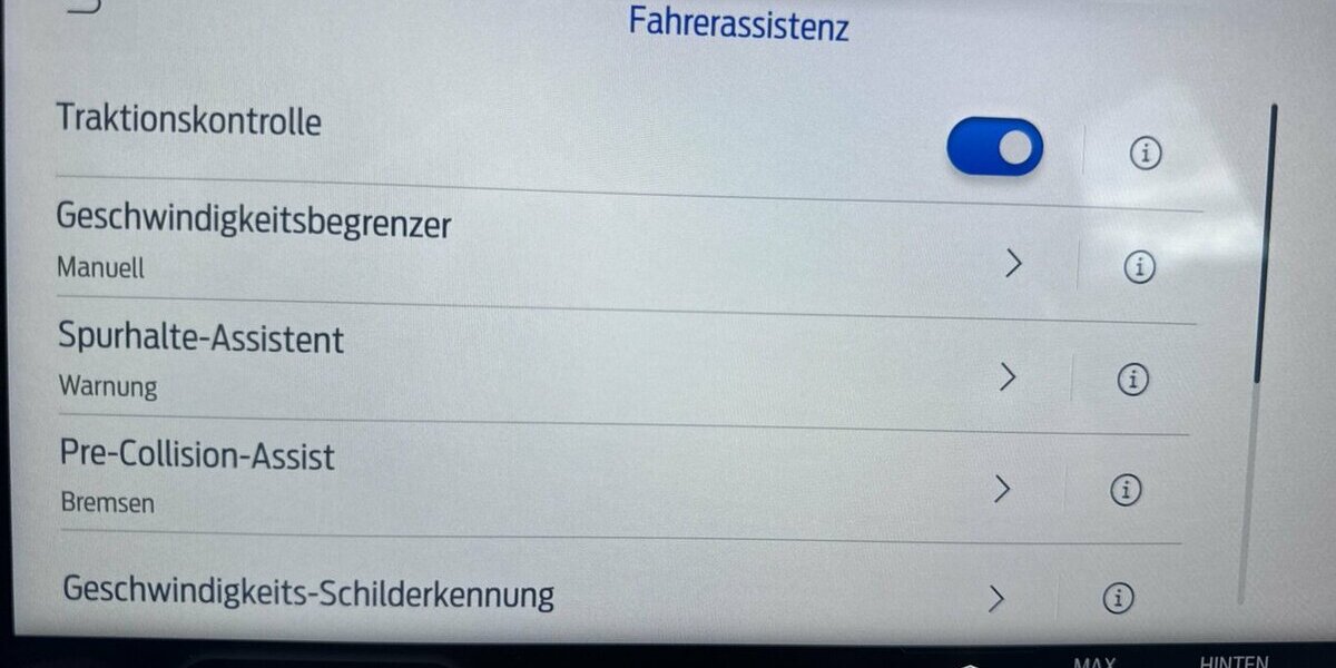 Ford Focus Titanium *Navi/SHZG/LED/TPMT/PDC/1.HD* 31.452 km 16.990 &euro; Bamberg 96052