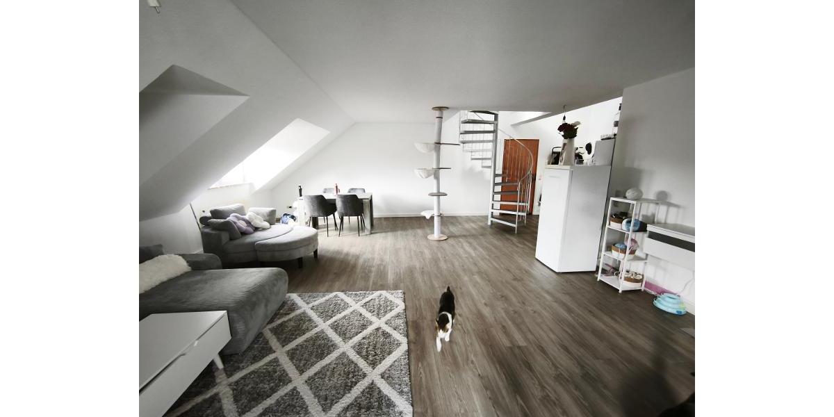 moderne 3 Zi. DG (2. OG) Wohnung mit Balkon und KFZ-Stellplatz - Etagenwohnung Uehlfeld | Angebot:26704502
