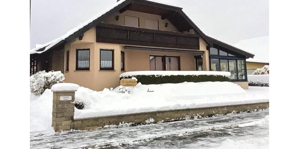 Dachgeschoßwohnung Ebensfeld - 3 Zimmer, 84 m&sup2;, 960&euro; | Angebot:25641080