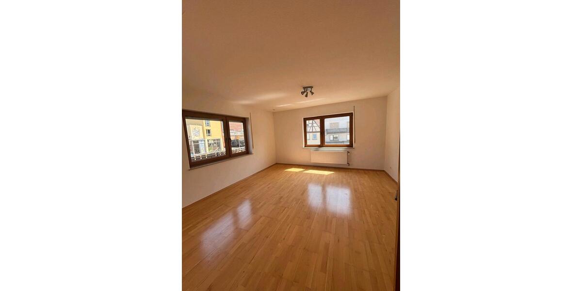 Etagenwohnung Eltmann - 6 Zimmer, 160 m&sup2;, 1.200&euro; | Angebot:26395880
