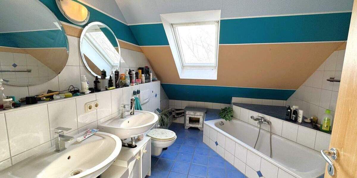 Einfamilienhaus Burghaslach - 6 Zimmer, 130 m&sup2;, 425.000&euro; | Angebot:25744156