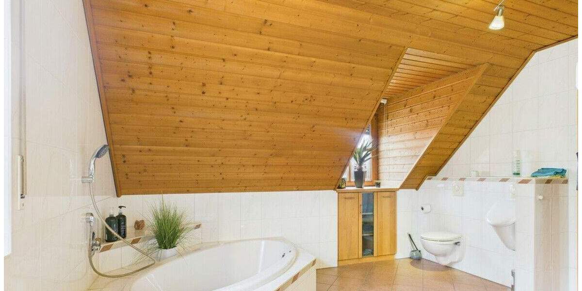 Einfamilienhaus Burgebrach / Ampferbach Ampferbach - 8 Zimmer, 223 m&sup2;, 985.000&euro; | Angebot:25741935