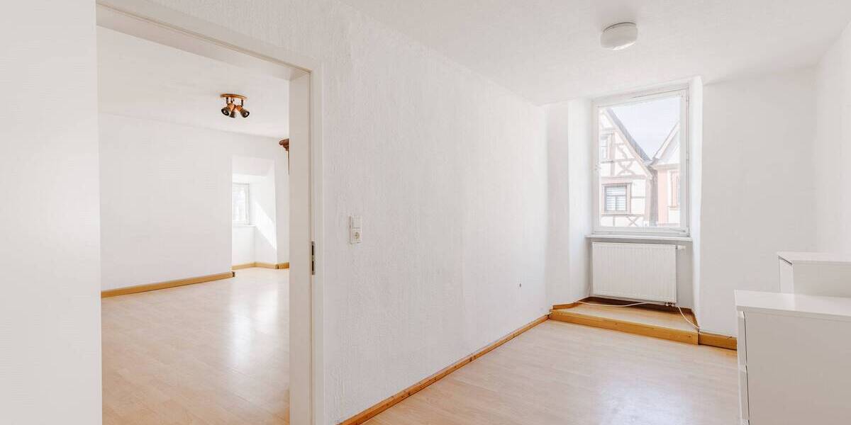 Mehrfamilienhaus, Wohnhaus Forchheim - 6 Zimmer, 130 m&sup2;, 630.000&euro; | Angebot:25692176