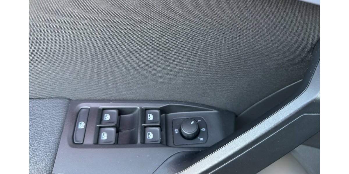 Seat Ibiza FR TSi *LED/Navi-App/18erAlu/SHZG/RFK/PDC/vi 17.350 km 19.680 &euro; Bamberg 96052