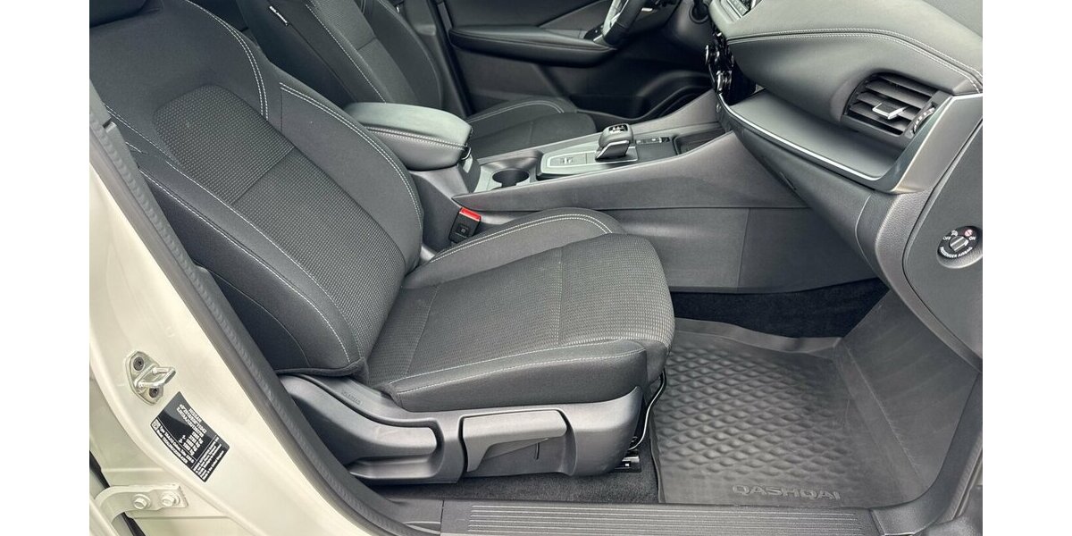 Nissan Qashqai Accenta *Xtronic/SHZG/Navi-App/Kamera/ICC/ 23.631 km 23.380 &euro; Bamberg 96052