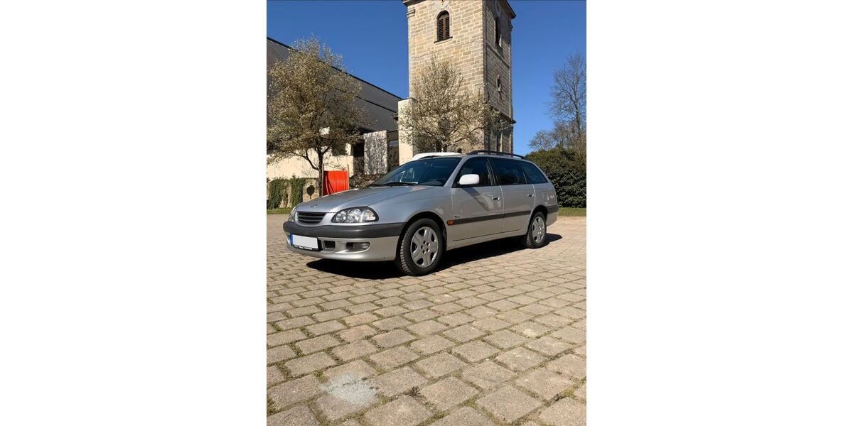 Toyota Avensis 206.000 km 2.500 &euro; Hirschaid 96114