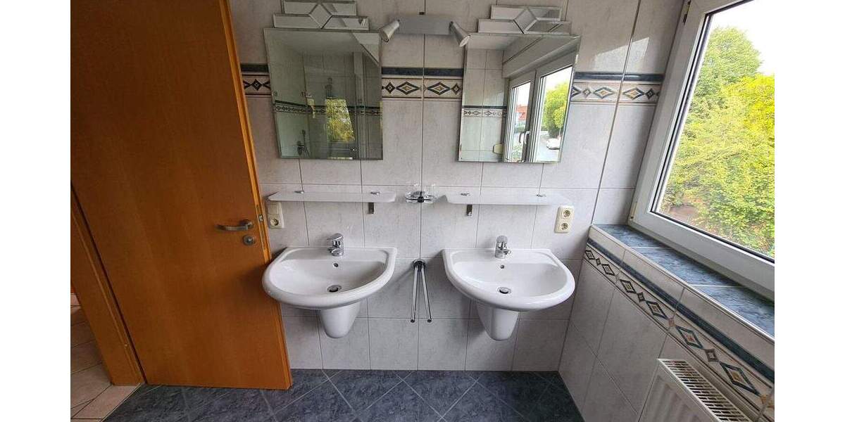 Doppelhaushälfte Litzendorf - 6 Zimmer, 210 m&sup2;, 649.000&euro; | Angebot:25879780