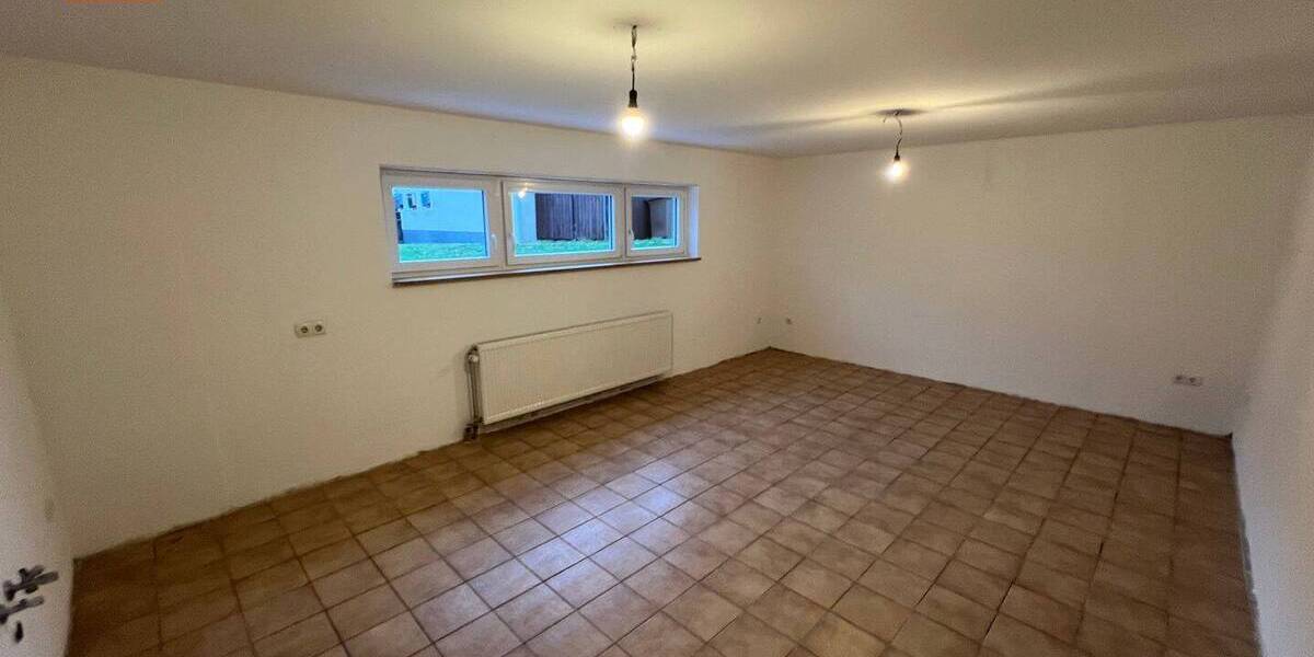 Etagenwohnung Gundelsheim - 4 Zimmer, 126 m&sup2;, 750&euro; | Angebot:26217597