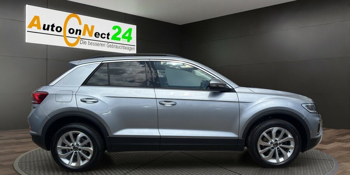 VW T-Roc 1.5 TSi Life Business *LED/Navi/ACC/SHZG/Tot 4.126 km 26.990 &euro; Bamberg 96052