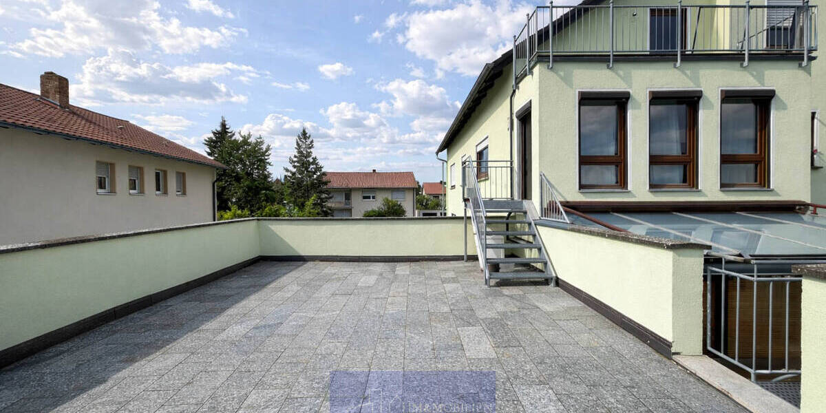Doppelhaushälfte Adelsdorf - 8 Zimmer, 207 m&sup2;, 425.000&euro; | Angebot:26488135