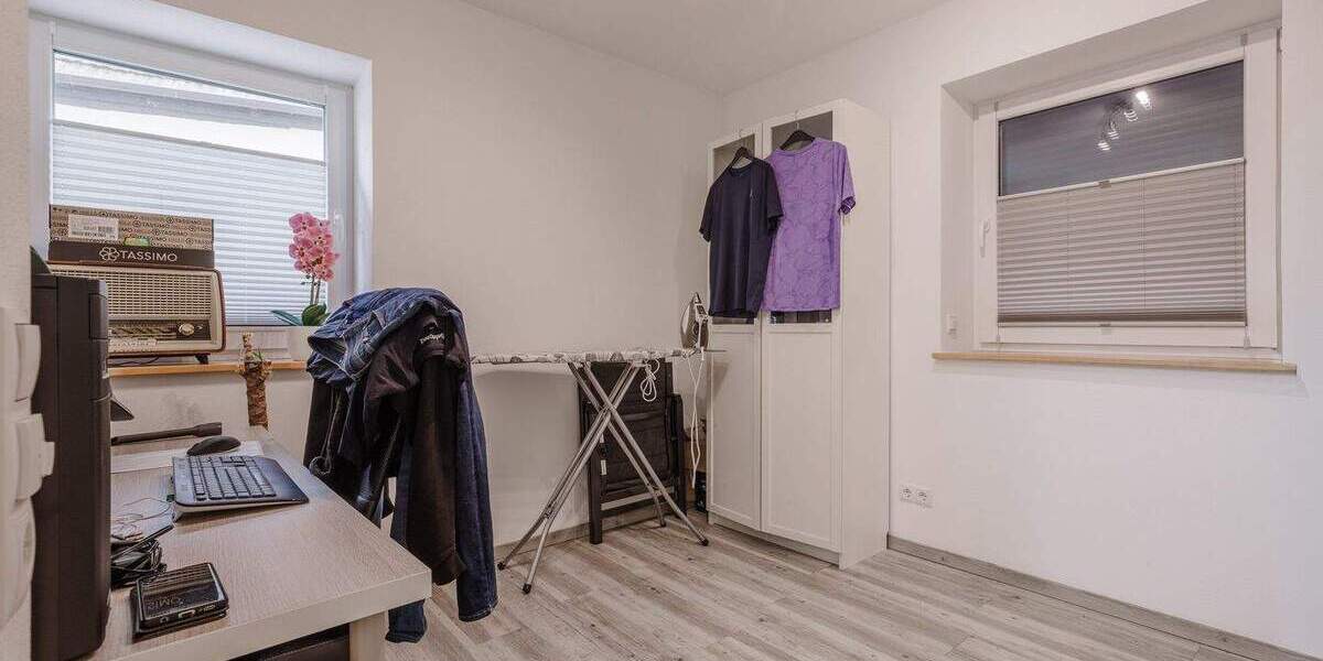 Mehrfamilienhaus, Wohnhaus Forchheim Reuth - 8 Zimmer, 191 m&sup2;, 900.000&euro; | Angebot:25692204