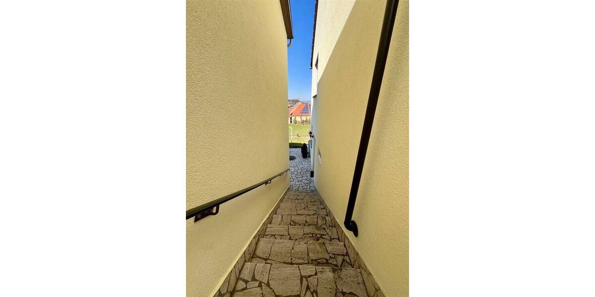 Einfamilienhaus Rentweinsdorf - 6 Zimmer, 132 m&sup2;, 295.000&euro; | Angebot:26036983