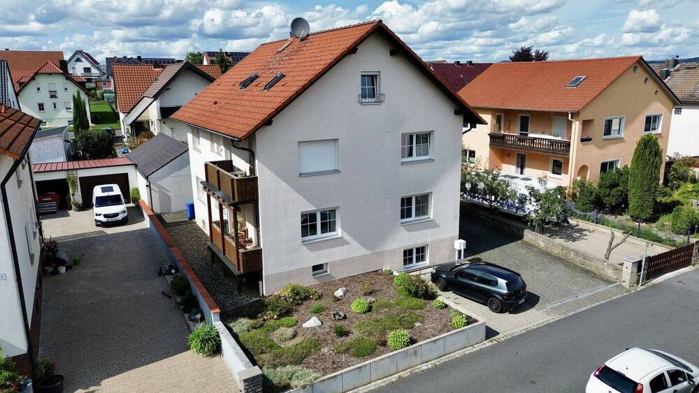 Mehrfamilienhaus, Wohnhaus Knetzgau - 9 Zimmer, 495.000&euro; | Angebot:25686242