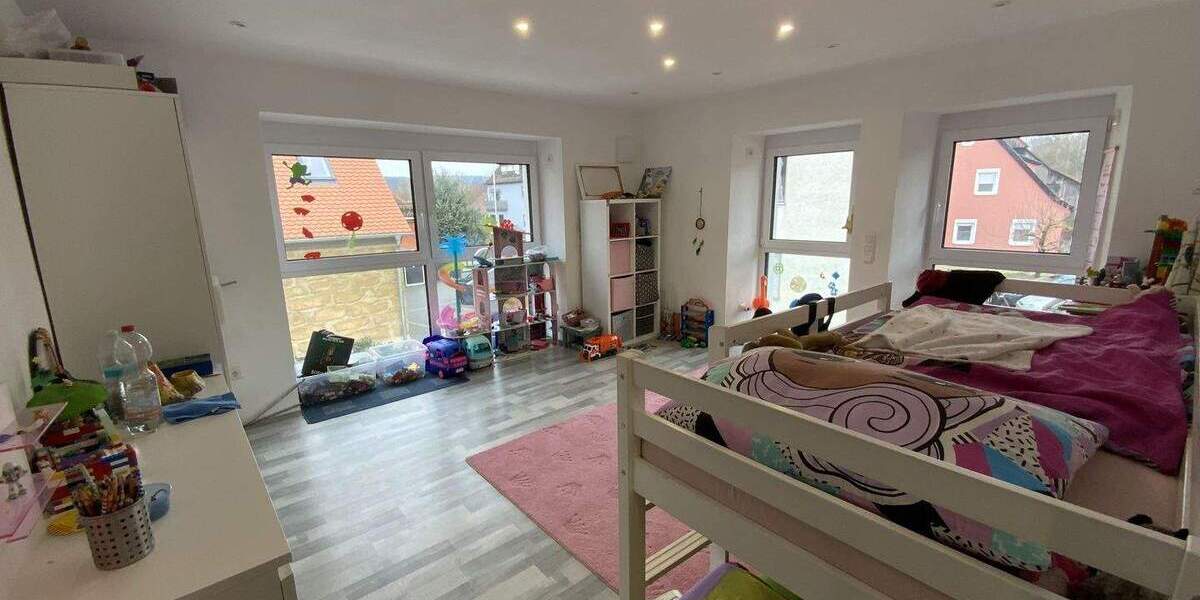 Mehrfamilienhaus, Wohnhaus Pretzfeld - 7 Zimmer, 194 m&sup2;, 625.000&euro; | Angebot:25692198